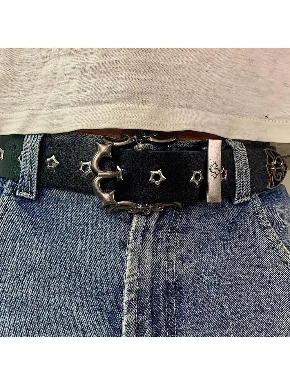 Grunge style gothic spike silver belt buckle. Punk gothic y2k style. 39 inches